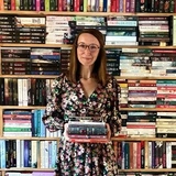 30 млн рублей на книжных полках: полька установила рекорд, собирая автографы