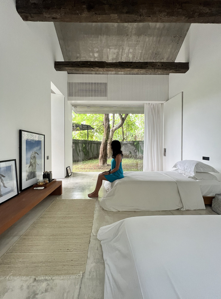 Большой стол, за кото­рым никто не ест: какие ошибки мы чаще всего совер­шаем, плани­руя квартиру