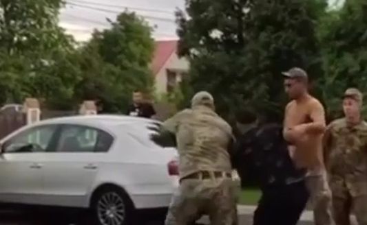 Какой конфуз: В Черноморске случайно избили, обокрали и мобилизовали полковника СБУ