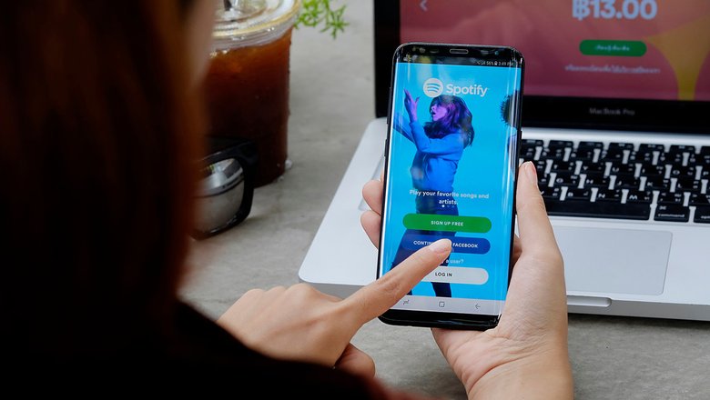 Spotify будет маркировать ИИ-артистов. Статус можно оспорить