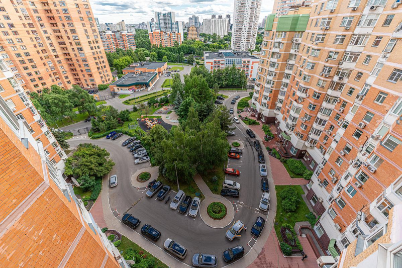 В Москве изменили нормы машино-мест при новостройках. Что это значит