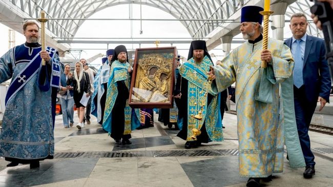 В Москву доставили одну из самых почитаемых в России икон Богоматери